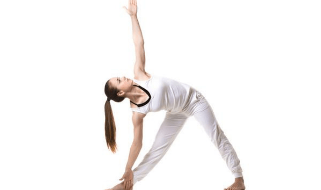 posizione-triangolo-utthita-trikonasana