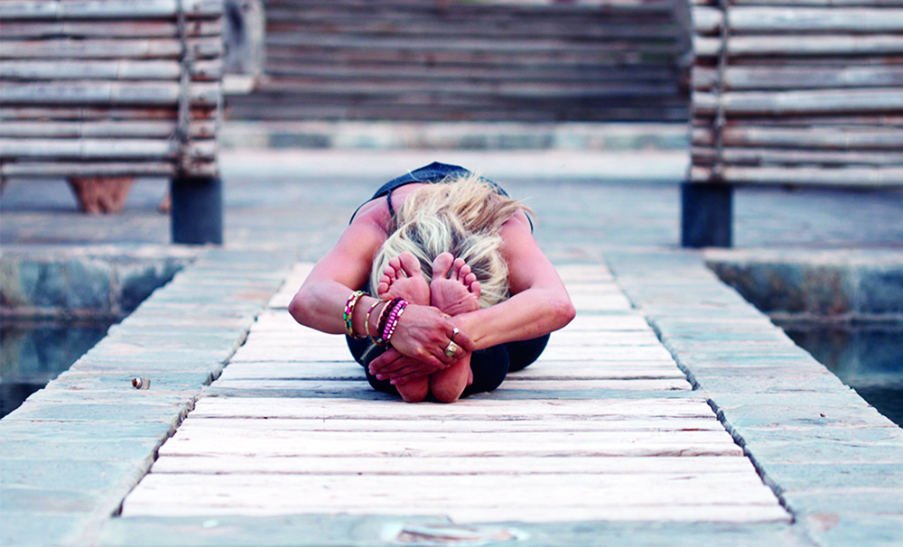 piegamento-avanti-paschimottanasana