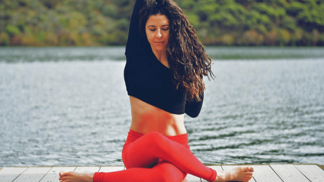 posizione-muso-vacca-gomukhasana